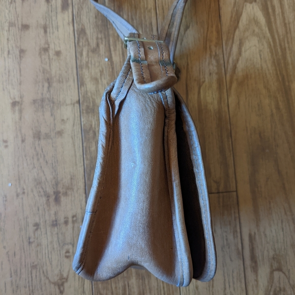 Vintage Coach Small Shoulder Bag №9530 in Putty - Picture 3 of 10